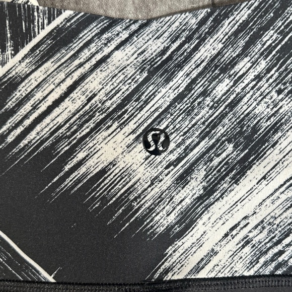 ⭐️Lululemon Hot To Street Crop in Heat Wave White Black / Black [783] - Picture 4 of 9
